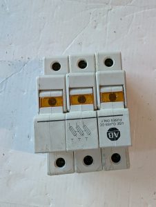 Used Allen Bradley Fuse Hldr Triple Block 1492-FB3C 30L