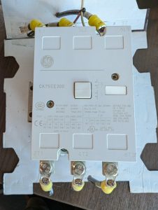 Used General Electric Magnetic Contact Block CK75CE300 250A 600VAC Max
