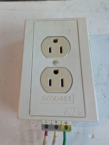 Used Phoenix Contact Plug In Outlet Box EM-DUO 120-15