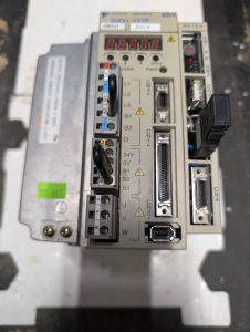 Used Yaskawa SGDH-05DE 3Ph 0.67Kw With 480V Output 1.9A