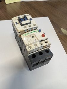 Used Schneider Overload Relay LRD 21 With LC1D18 Contact Block