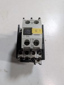 Used Klockner Moeller R40 Contactor Relay With 21-028 Resistor