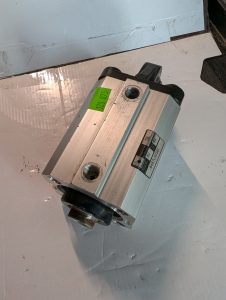 Used Pneumax 6457L00391 13L Pneumatic Cylinder