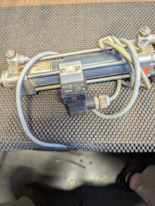 Used Bosch 0-822-320-004 Pneumatic Cylinder