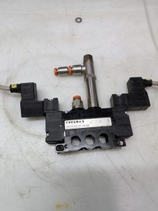 Used Pneumax 2435.53.31.35.82 Solenoid Valve