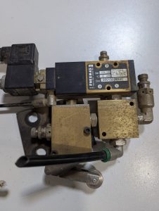 Used Pneumax 0001502652C Solenoid Valve With Auxiliary Manifold & Roller Actuator Switch
