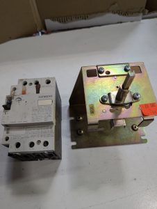 Used Siemens 3VU1600-1MP00 Motor & Plant Protective Circuit Breaker (manual motor controller)  With Tool Holder Switch Base